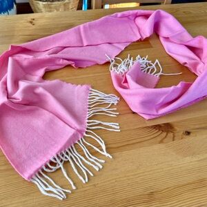 Elegant Pink Scarf with Fringe